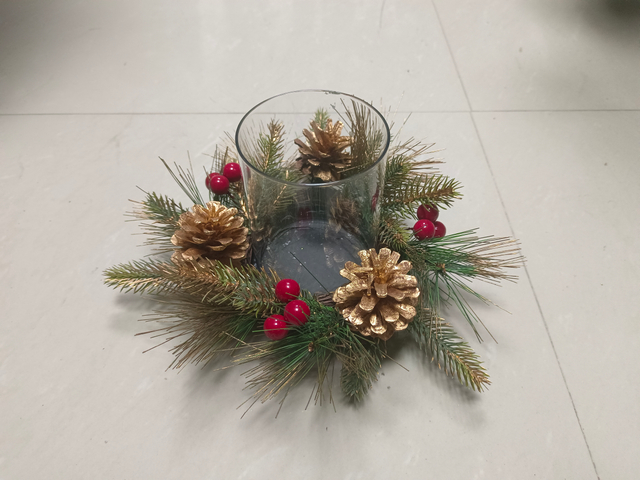 Candle Holder Glod Pine Cone & Red Balls - 10