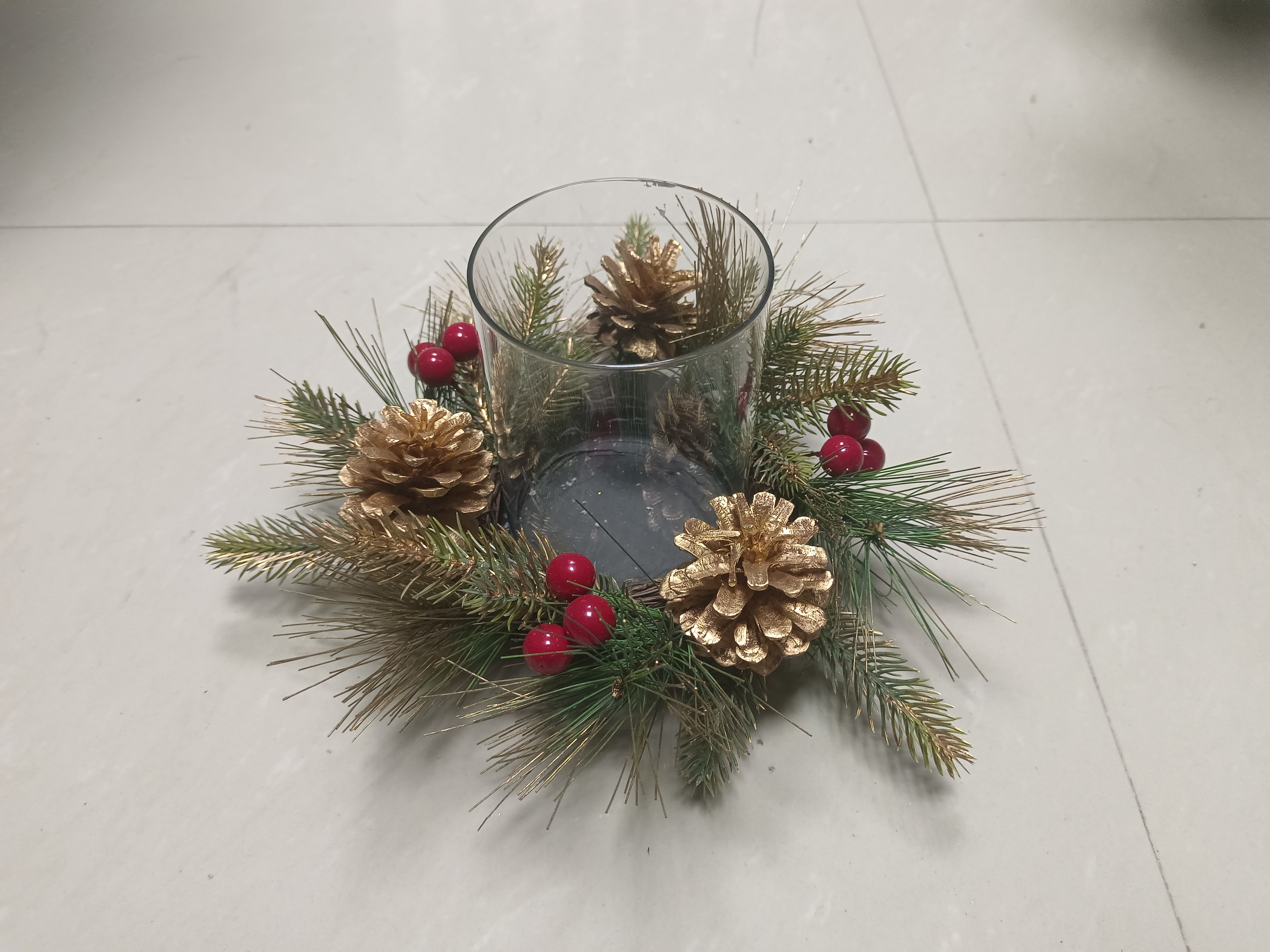 Candle Holder Glod Pine Cone & Red Balls - 10