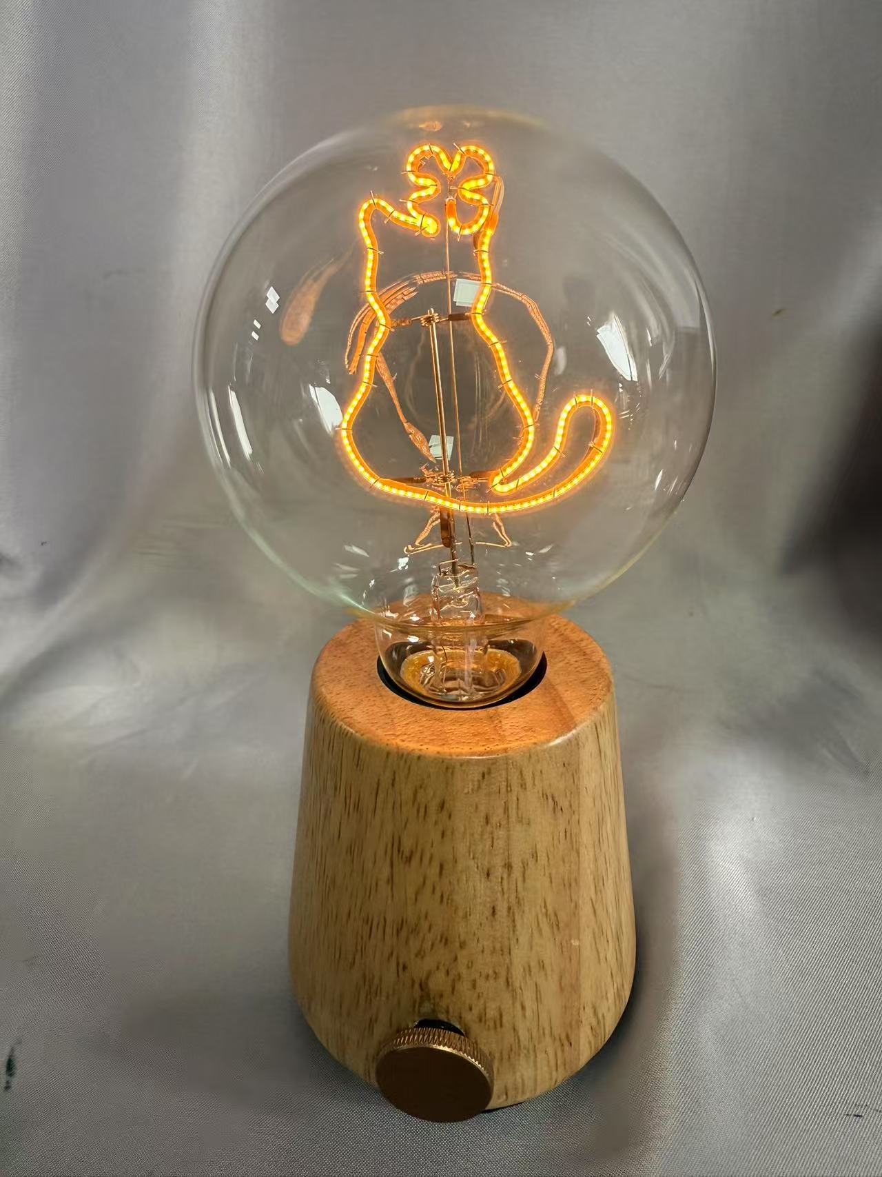 20cm Cone-Shaped Base LED Bulb with Adorable Cat-Shaped Light Topper, Type-C Rechargeable Design, Portable Decorative Lamp