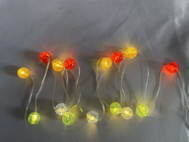 15-LED Colorful Cracked Bead Light String (RGBY), Warm Glow with USB 8-Mode Control, Vibrant Decorative Lamp for Parties & Home Ambiance