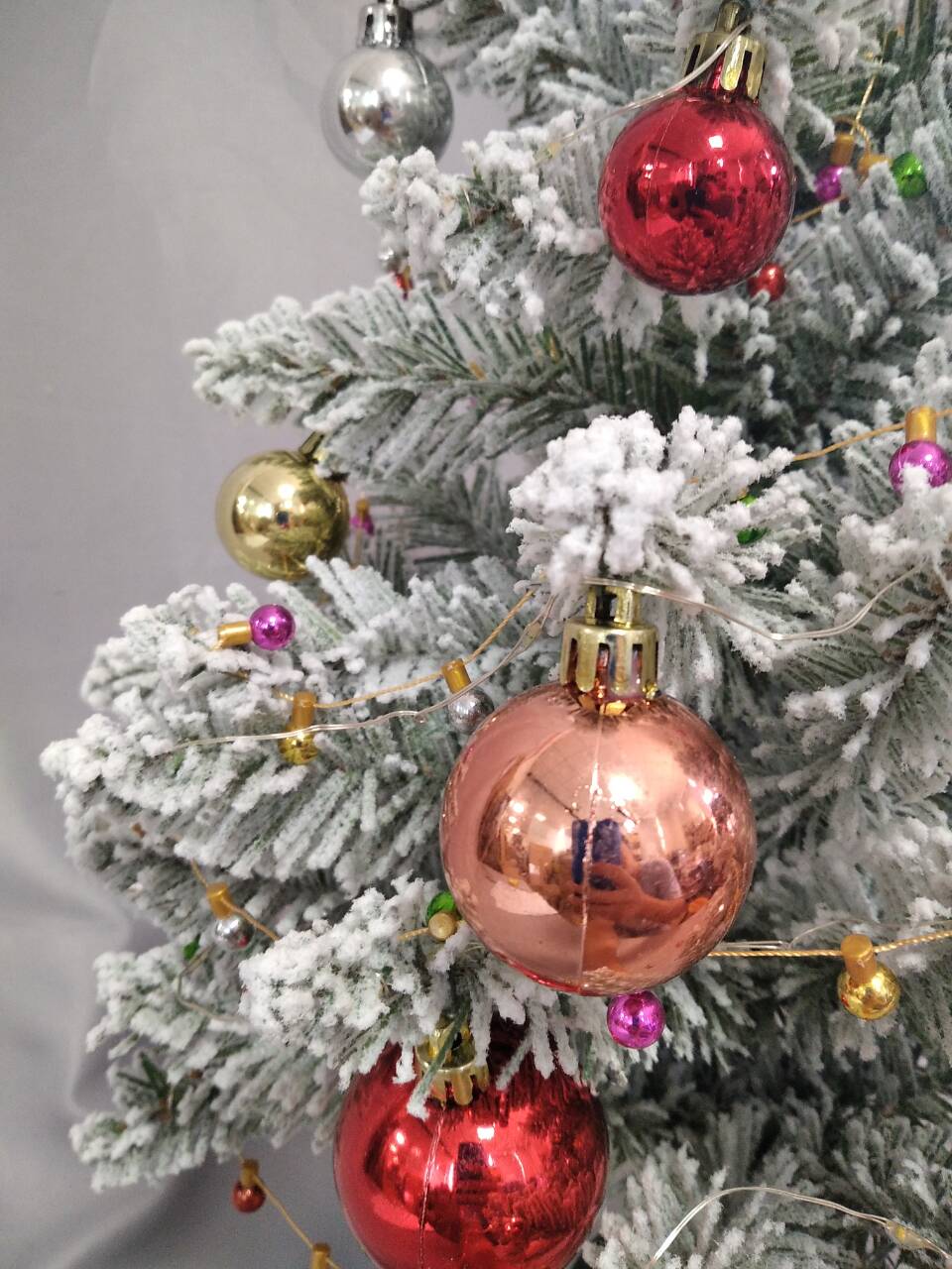 Cedar Hanging Ornament with Green Base for Christmas Tree