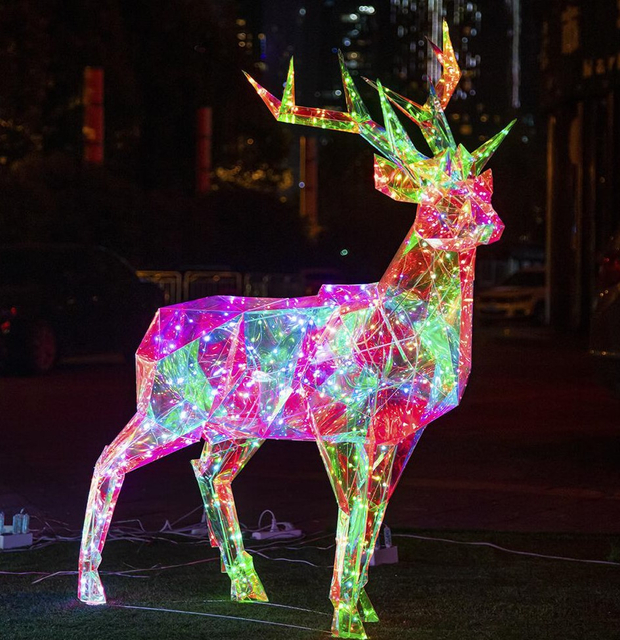 Color intrigue Christmas deer