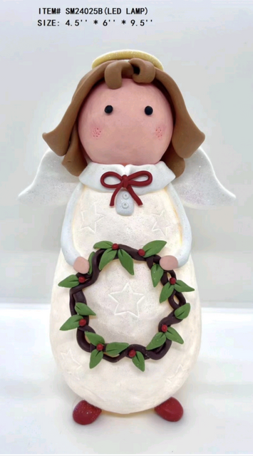 clay dough The little angel is holding the wreath- 10