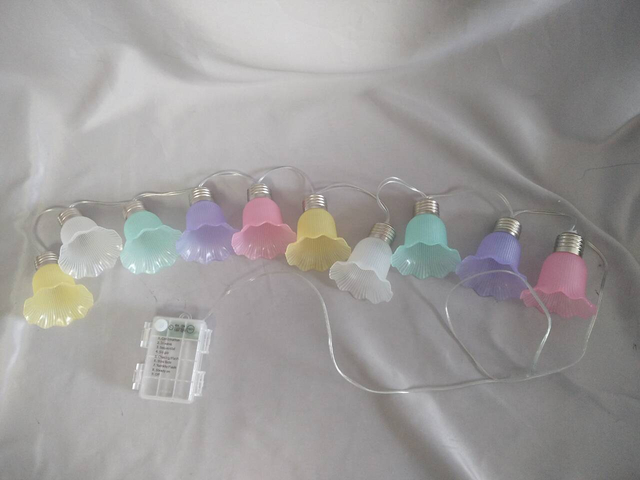 Flower-Shaped 8-Mode LED Light with Transparent AA*3 Battery Case - 5 Color Options (Pink/Purple/Teal/White/Yellow) for Decorative Lighting