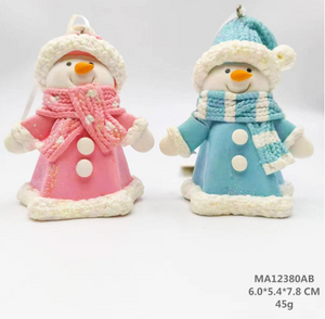 clay dough blue / ping snowman is wearing a scarf- 47