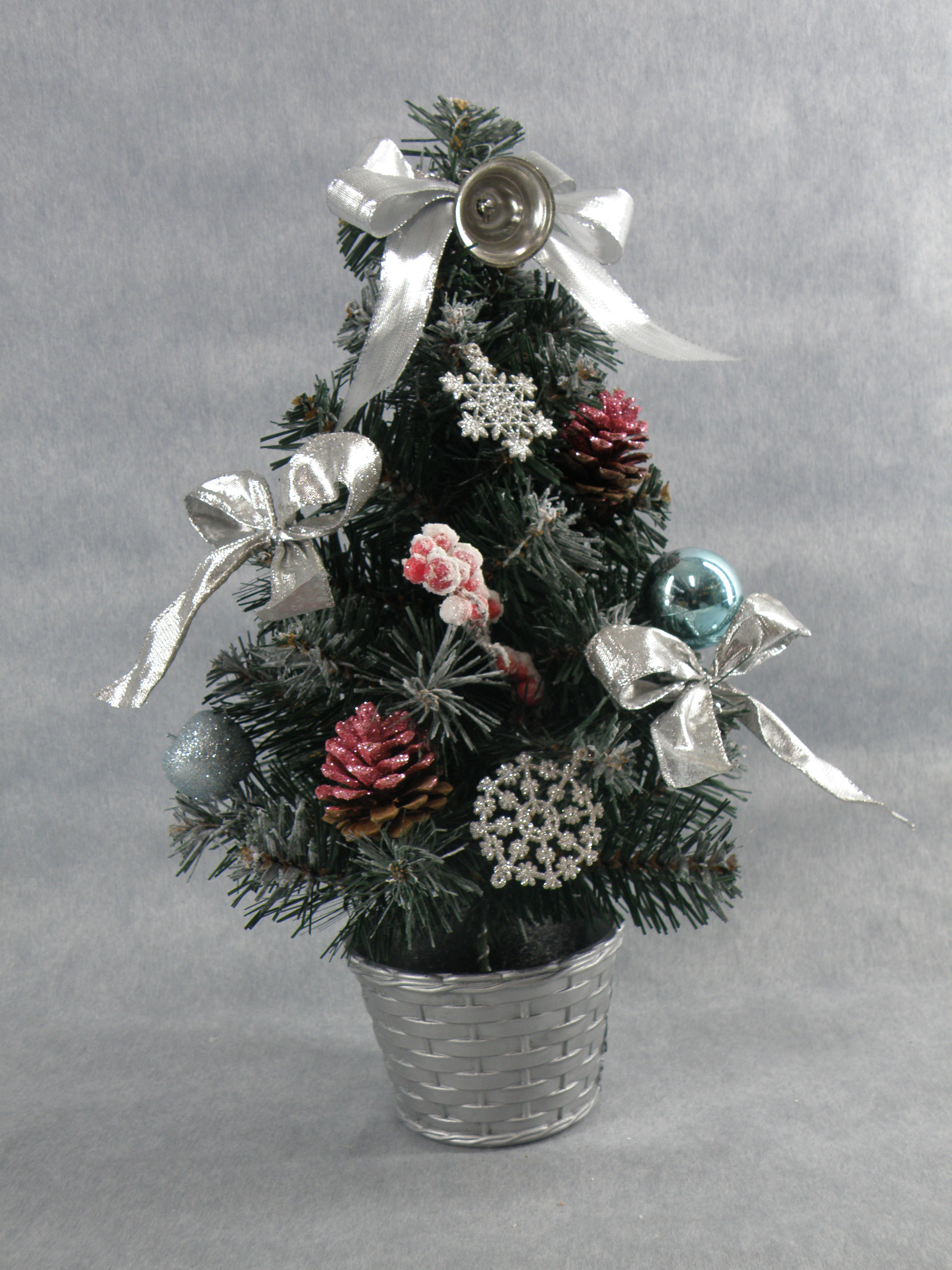 X'mas Green Mini Tree with basin +Glitter diff col. ball/pine cone/silver belt - 57