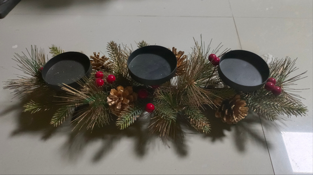 Candle Holder without Glasses Green Leaves White Balls & Pine Cone - 5