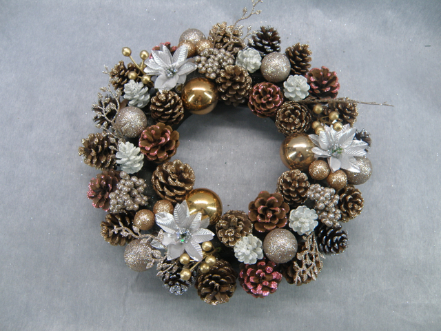 Pine Cone Wreath 