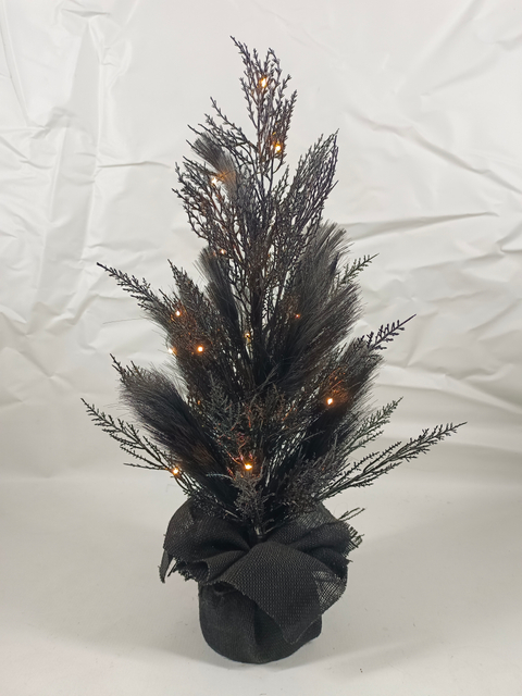 Ordinary Christmas tree HW - 1