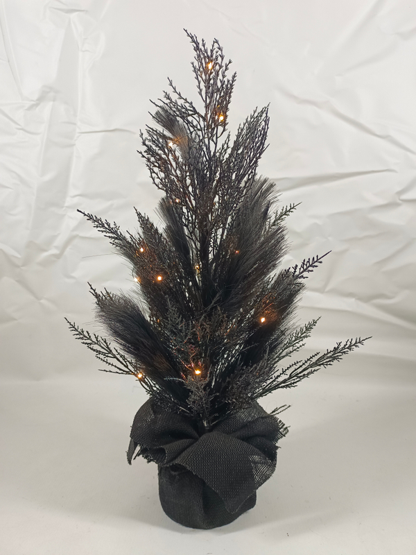 Ordinary Christmas tree HW - 1