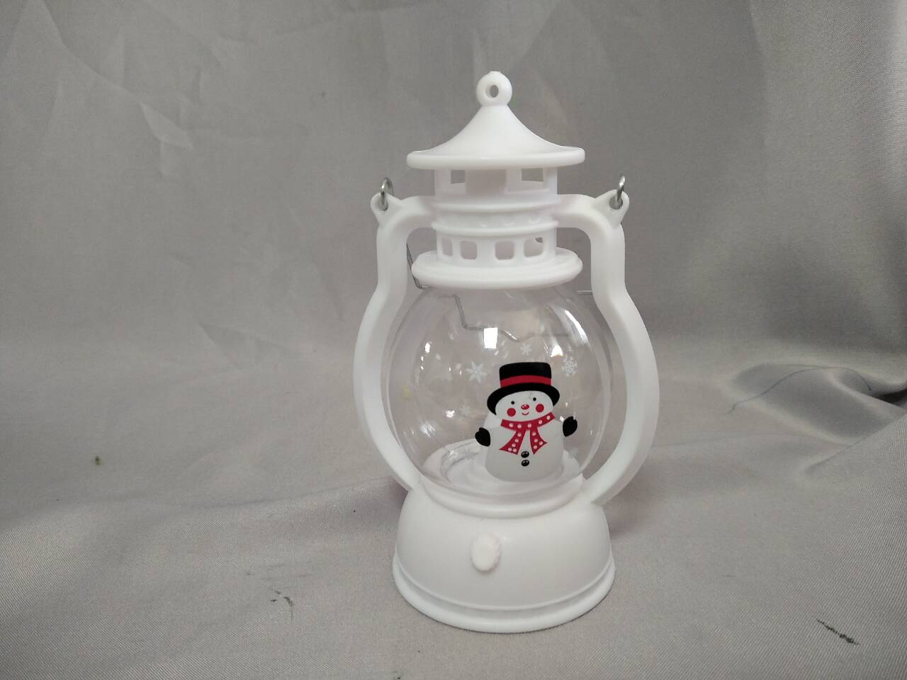 Snowman-Themed Table Decor (7.5×5.5×13cm), Button Cell Battery-Powered LED Light, Cozy Winter Holiday Accent