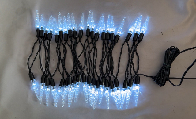 5-Meter Icicle LED String Lights with 40 Cool White Bulbs, 10cm Spacing, 8 Dynamic Lighting Modes, Perfect for Outdoor/Holiday Decorations
