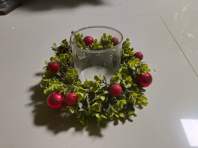 Candle Holder Green Leaves And Red Balls - 11