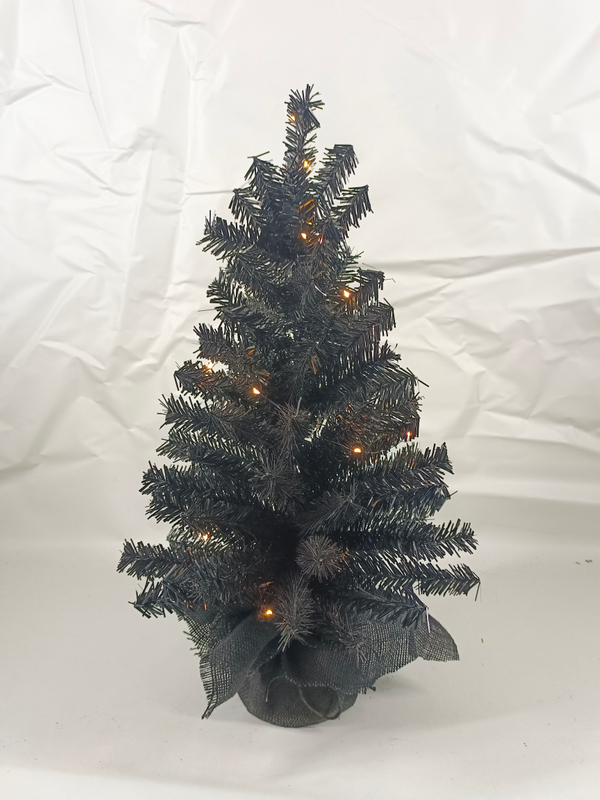 Ordinary Christmas tree HW - 3