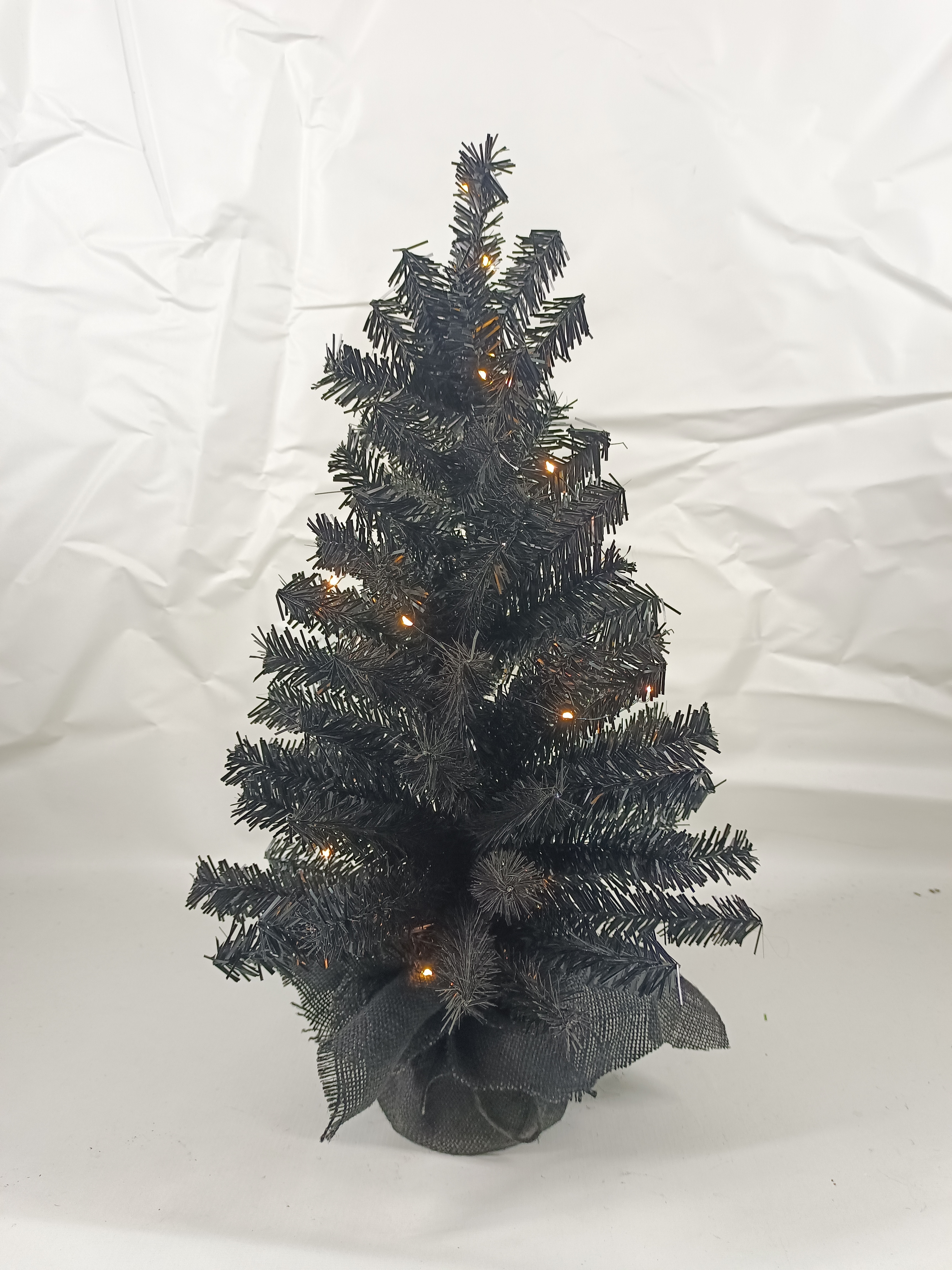 Ordinary Christmas tree HW - 3