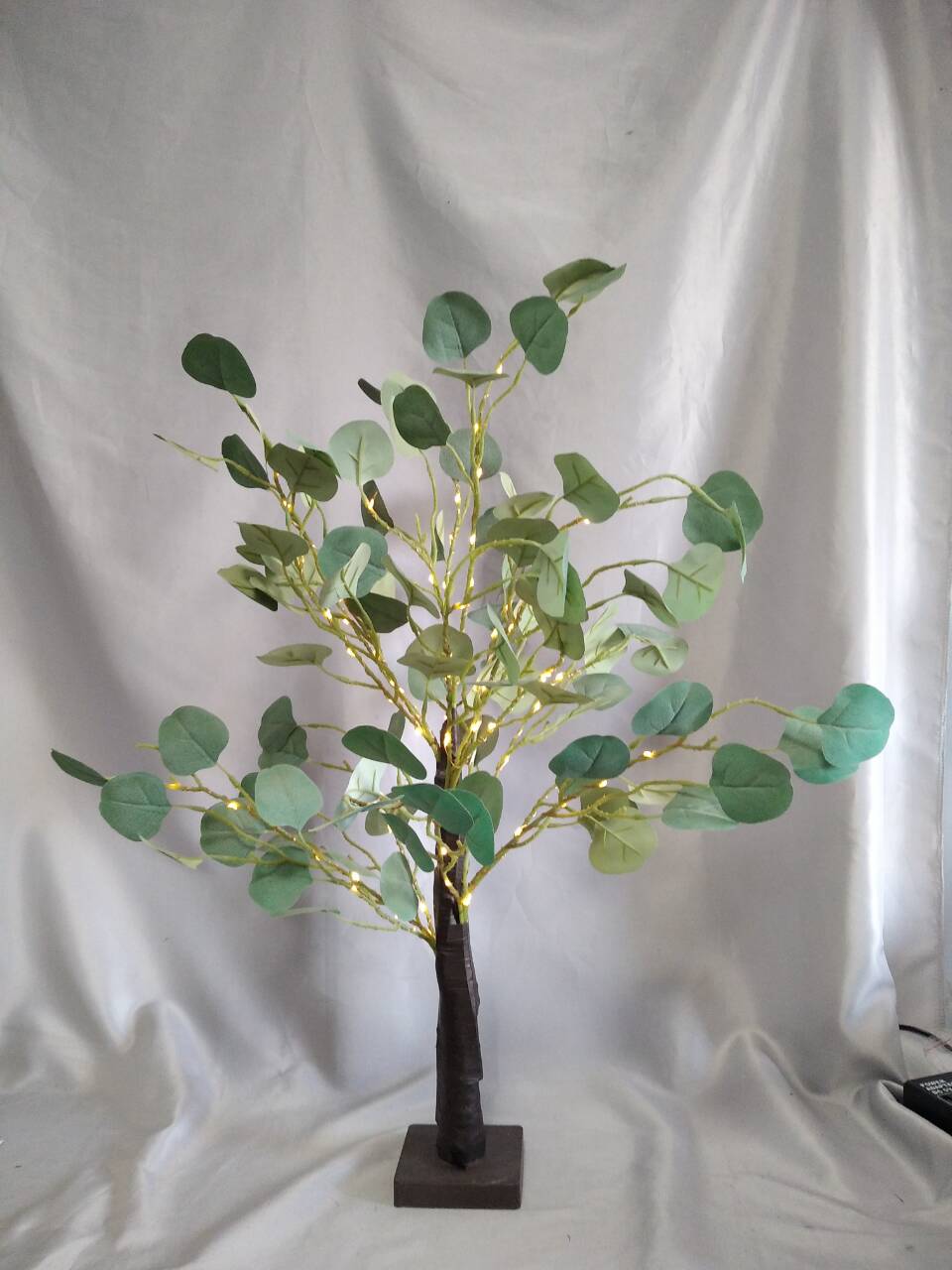 Green Leaf-Shaped Tree with LED Lights