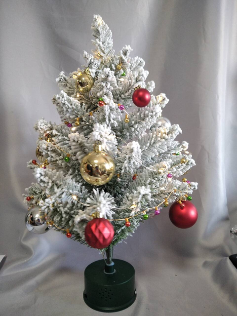 Cedar Hanging Ornament with Green Base for Christmas Tree