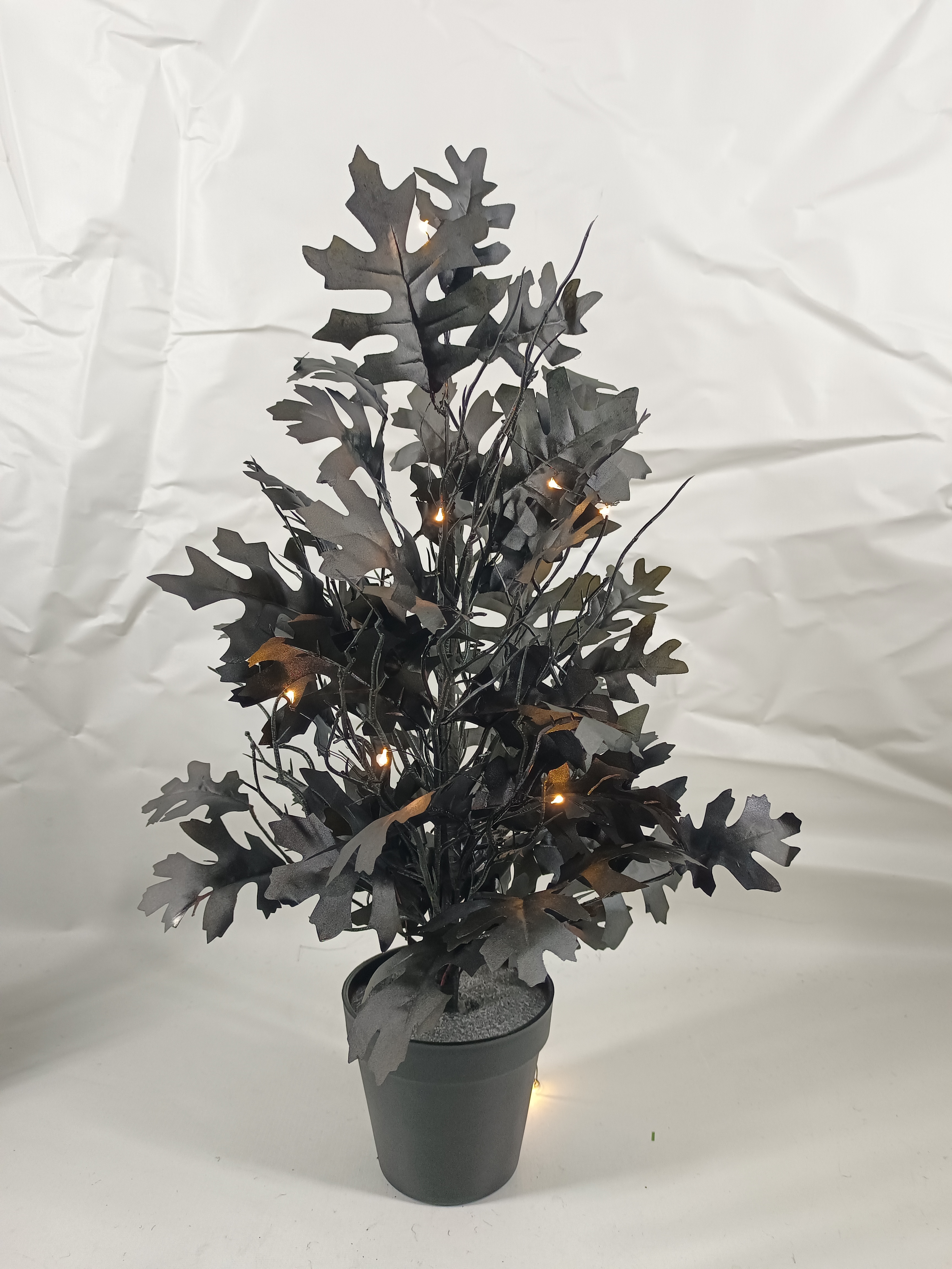 Ordinary Christmas tree HW - 2