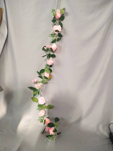 Rose-Shaped LED String Light - 8cm Diameter Blooms with Transparent AA*2 Battery Case, Ideal for Romantic/Decorative Lighting