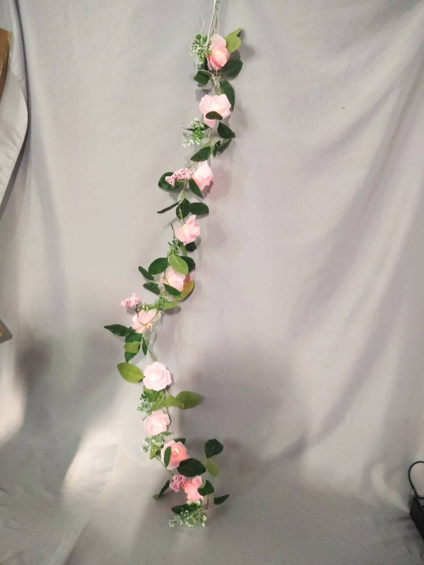 Rose-Shaped LED String Light - 8cm Diameter Blooms with Transparent AA*2 Battery Case, Ideal for Romantic/Decorative Lighting